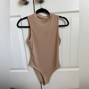 SHEIN Beige Sleeveless Bodysuit